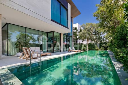 4 Bedroom Villa for Sale in Jumeirah Park, Dubai - Custom Built | 4 BR Villa | Lake and Skyline Views
