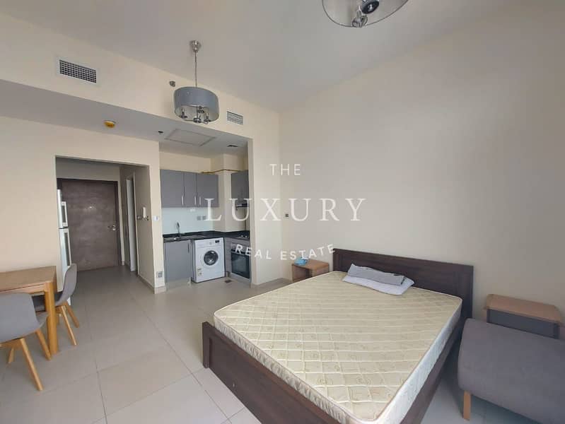 5 Fully_Furnished___Chiller_Free___Near_Metro-4. jpg