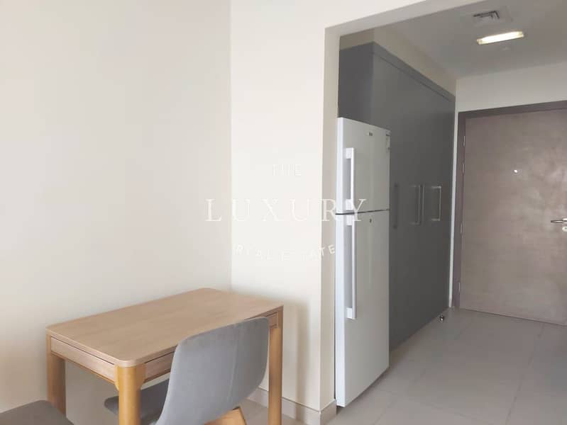 8 Fully_Furnished___Chiller_Free___Near_Metro-2. jpg