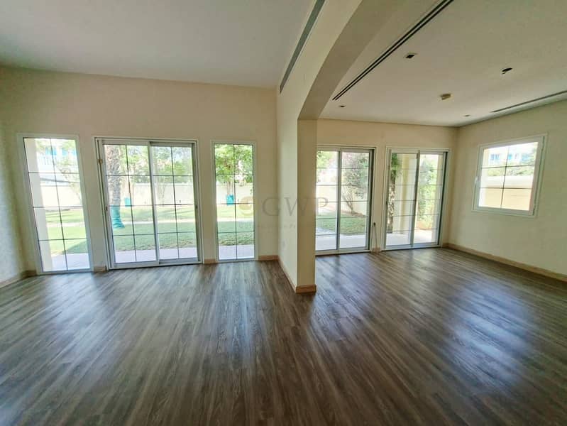 Park Facing |Freshly Painted |Clean |Easy Access - Image 9