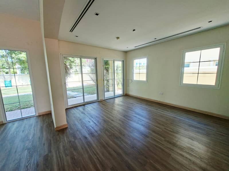 Park Facing |Freshly Painted |Clean |Easy Access - Image 16