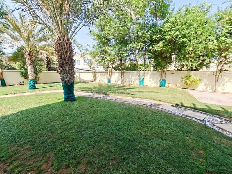 Park Facing |Freshly Painted |Clean |Easy Access - Image 17