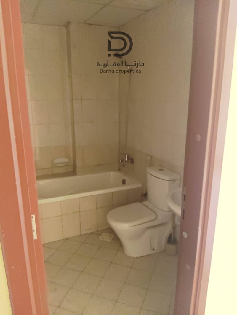 12 e6e76d16-55d0-4dc5-b2e7-f44a9f183eea. jpg