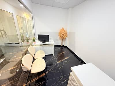 مکتب  للايجار في ديرة، دبي - 2f55fd0a-222d-47fc-8d05-7bcbde419ceb. jpg