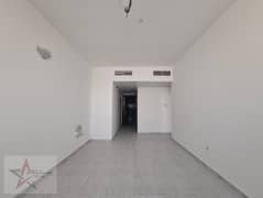 بدون مبرد | شقة واسعة بغرفة نوم واحدة وحمام واحد | موقع مميز | جاهزة للسكن