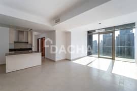 Panoramic Marina Views | Smart Home Apartment