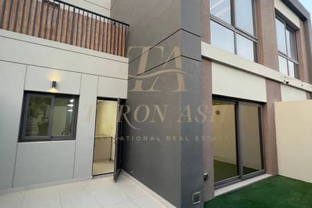 2 Bedroom Townhouse for Rent in Dubai South, Dubai - Maids Room | Brand New | Vacant