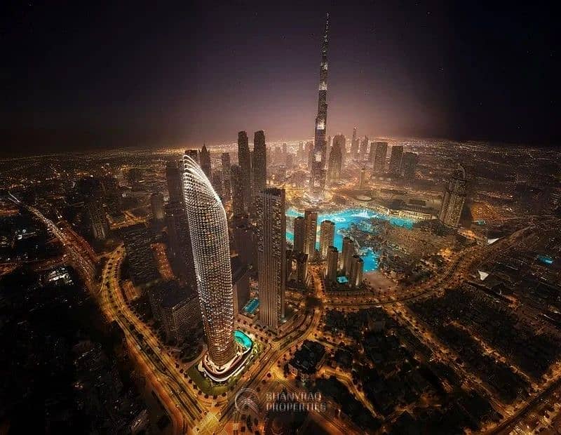 Your Front Row Seat to the World's Most Famous Boulevard.