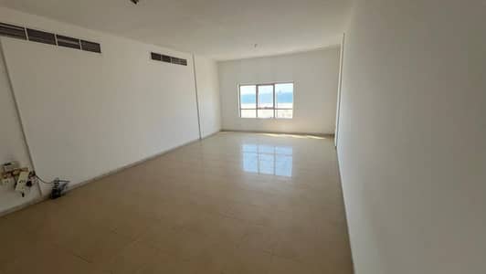 شقة 3 غرف نوم للايجار في كورنيش عجمان، عجمان - WhatsApp Image 2025-04-22 at 10.29. 05 AM (1). jpeg