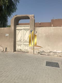 For Sale – Traditional Arabic House in Sharjah (Al Sabkha Area)-8,000 sq. ft