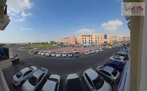 شقة في L-09،الحي اليوناني،المدينة العالمية 1 غرفة 42000 درهم - 12475534