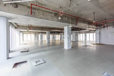 Office for Rent in Jumeirah Beach Residence (JBR), Dubai - Shell and Core | DED License | Easy Accessible