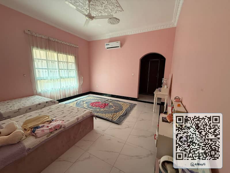 10 762b1bd9-766a-4cb4-b591-d180fefa18bf. jpg