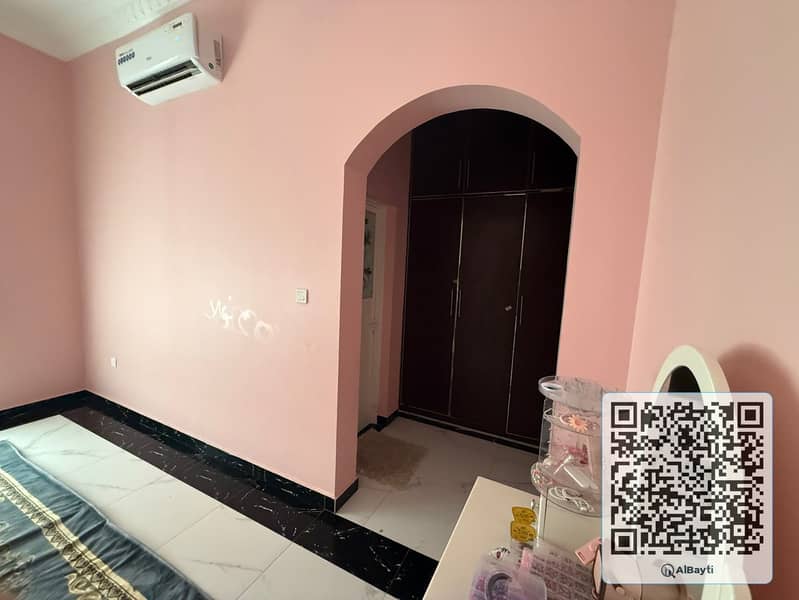 12 f632e999-ec67-413b-b2ad-28747a66bb62. jpg