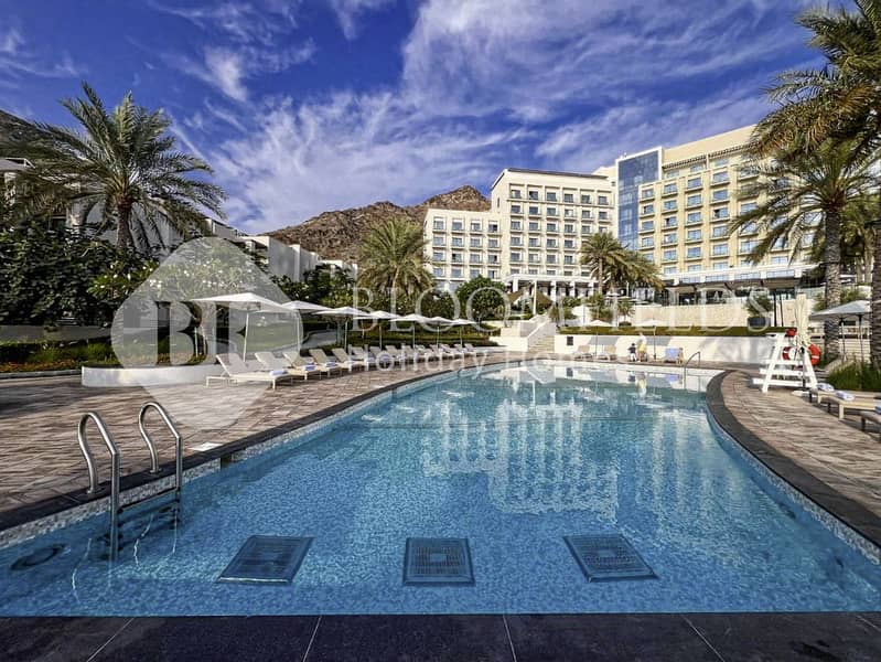 32 Swimming pool 2. jpg