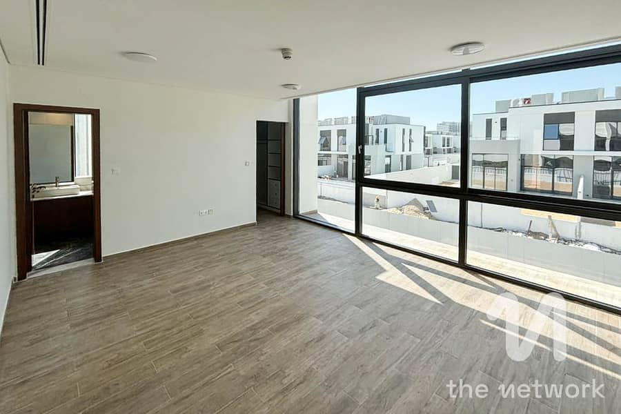 位于阿尔弗雷德街区，阿尔弗雷德西区 4 卧室的联排别墅 240000 AED - 12864069