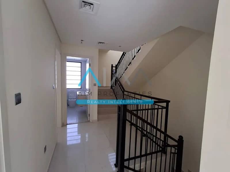 WELL MAINTAINED / HUGE LAYOUT / HIGH IN DEMAND / PRIME MLOCATION