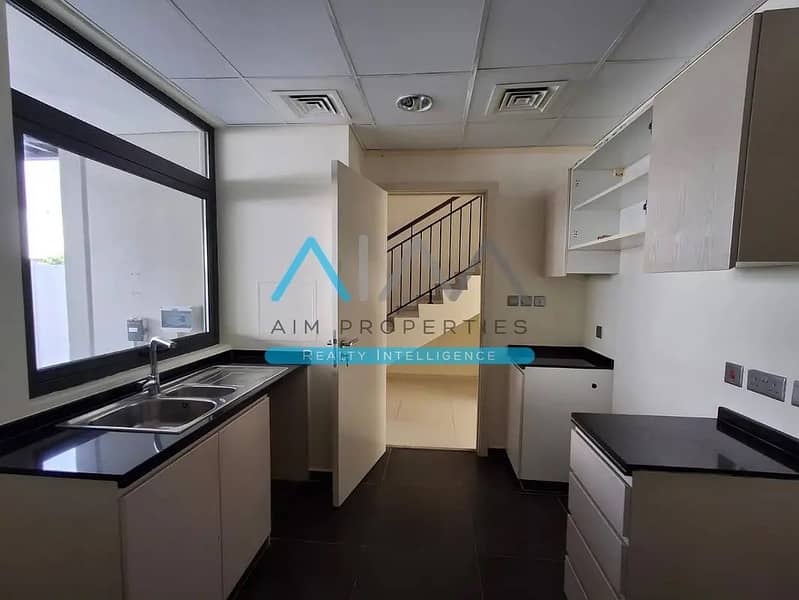 WELL MAINTAINED / HUGE LAYOUT / HIGH IN DEMAND / PRIME MLOCATION - Image 12