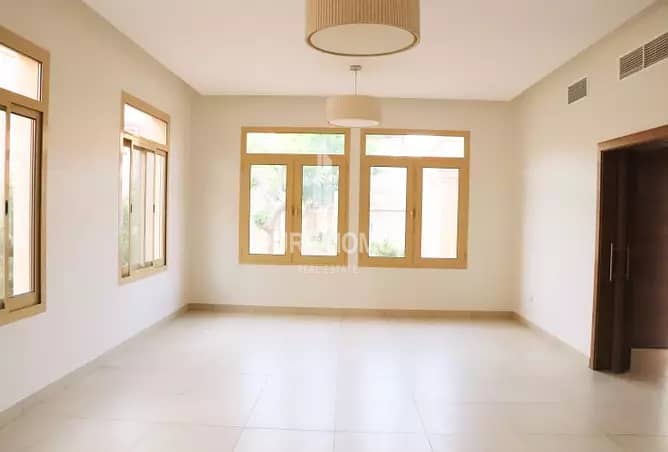 BEST DEAL !! Move in Now! Spacious & Cozy Villa BEST DEAL !! Move in Now! Spacious & Cozy Villa