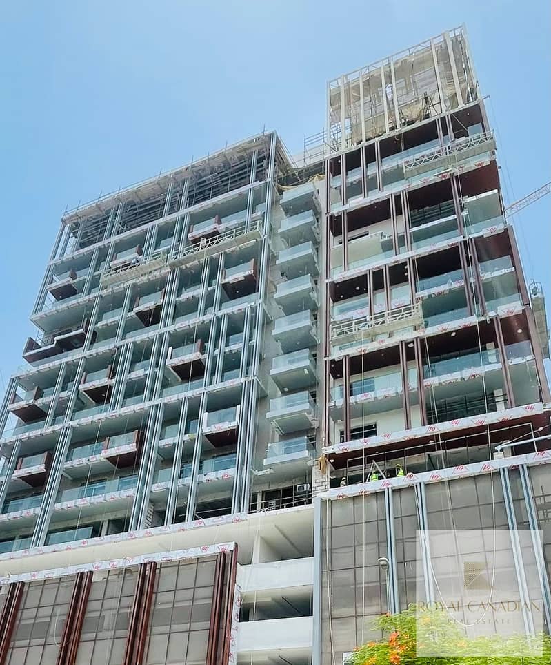7 WhatsZOOM IN CONSTRUCTION. jpg