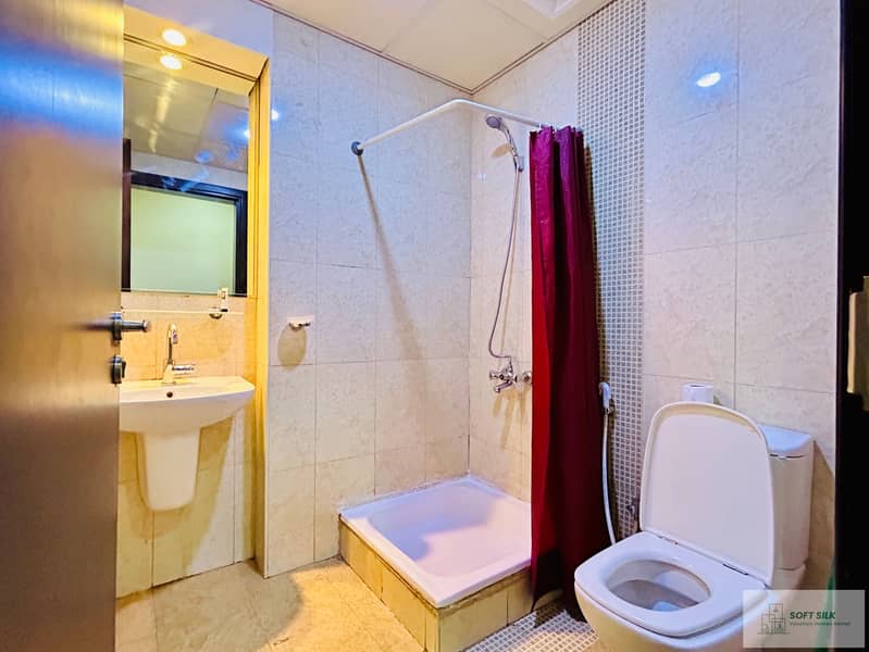 Studio | Smart TV high speed WiFi - Image 8