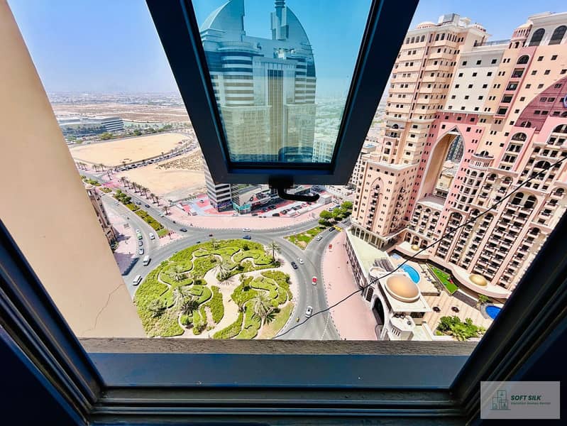 Free Bills & Parking | Palace tower Studio - Image 6