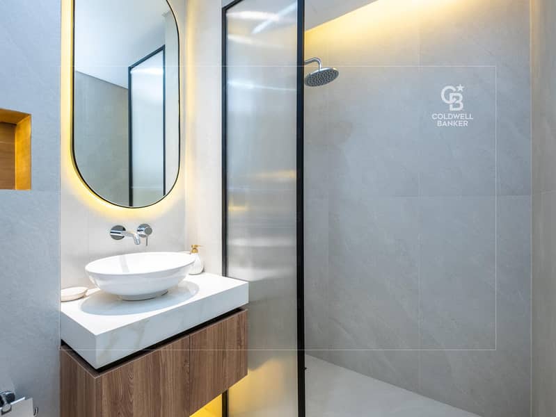 Lux Apt| Near Handover|Opp School|Viewing Possible - Image 16