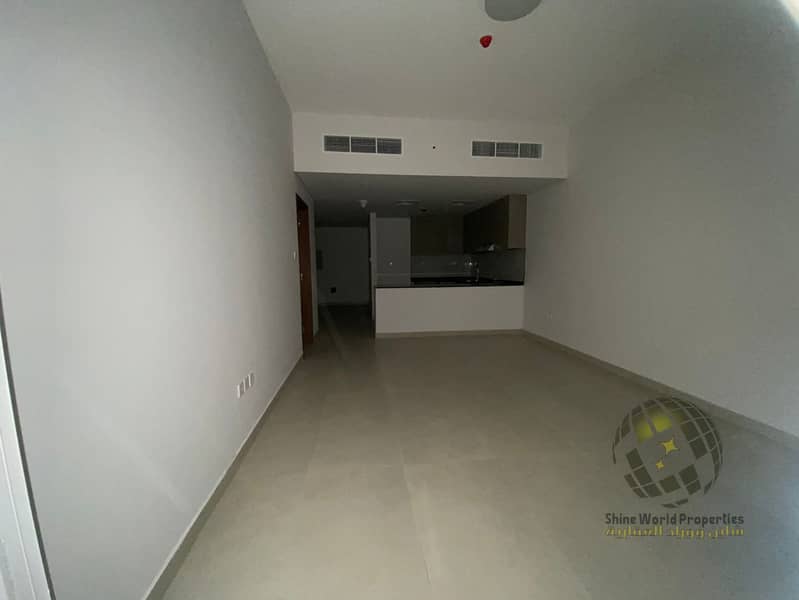 12 c7810c40-89bc-41ca-9037-65e44cd76ccc. jpg