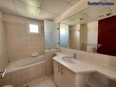 5 Bedroom Villa for Rent in The Meadows, Dubai - Well Maintained | Park Backing | Vacant