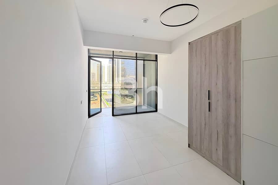 High floor | Brand new | Multiple cheques | Vacant