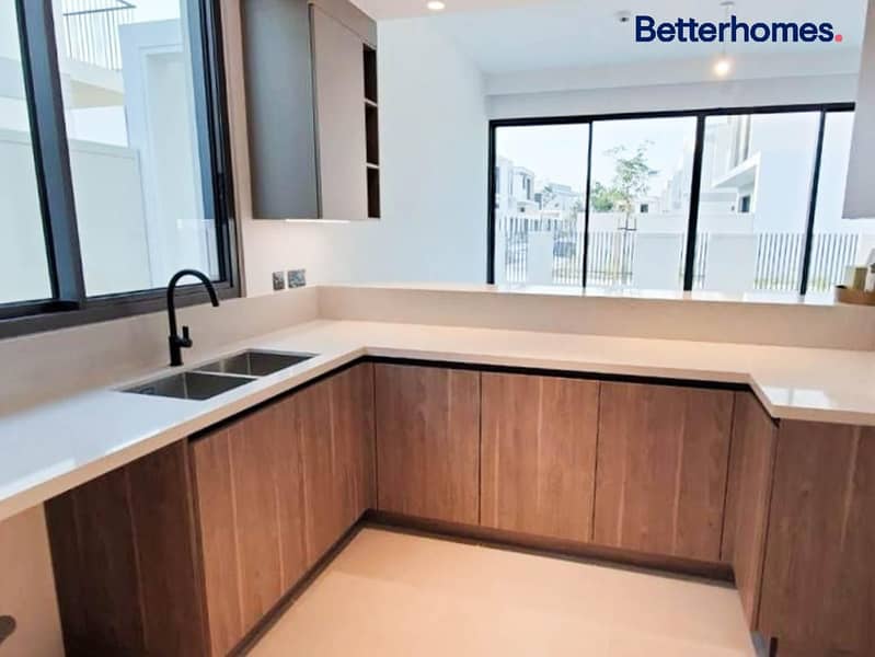 Upgraded | Single Row | Great Amenities | Modern