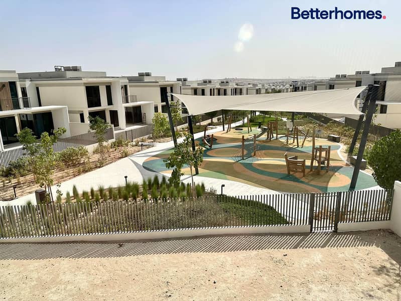 Upgraded | Single Row | Great Amenities | Modern - Image 7