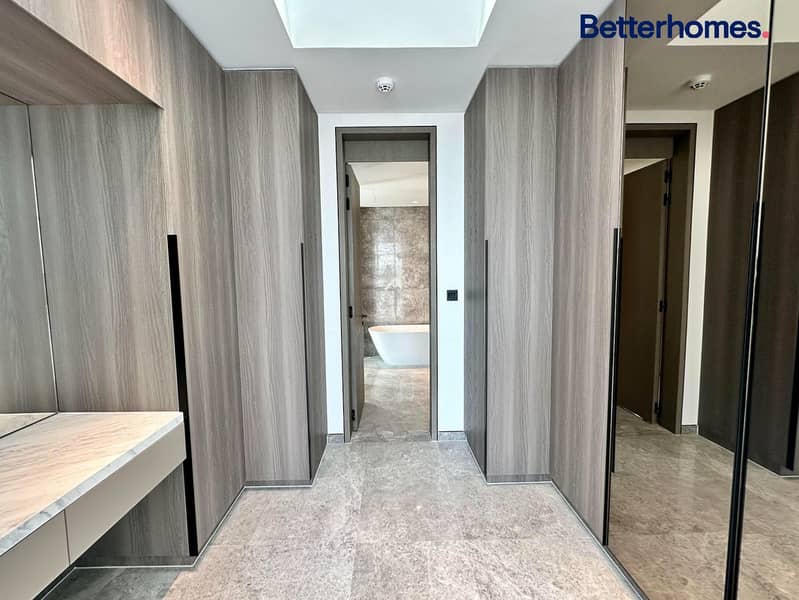 Upgraded | Single Row | Great Amenities | Modern - Image 9