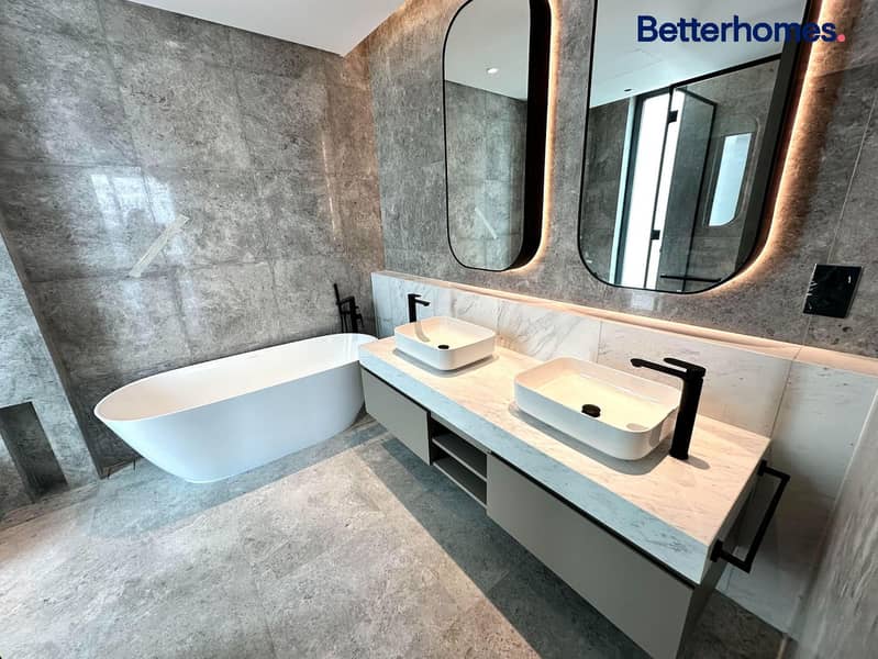 Upgraded | Single Row | Great Amenities | Modern - Image 10