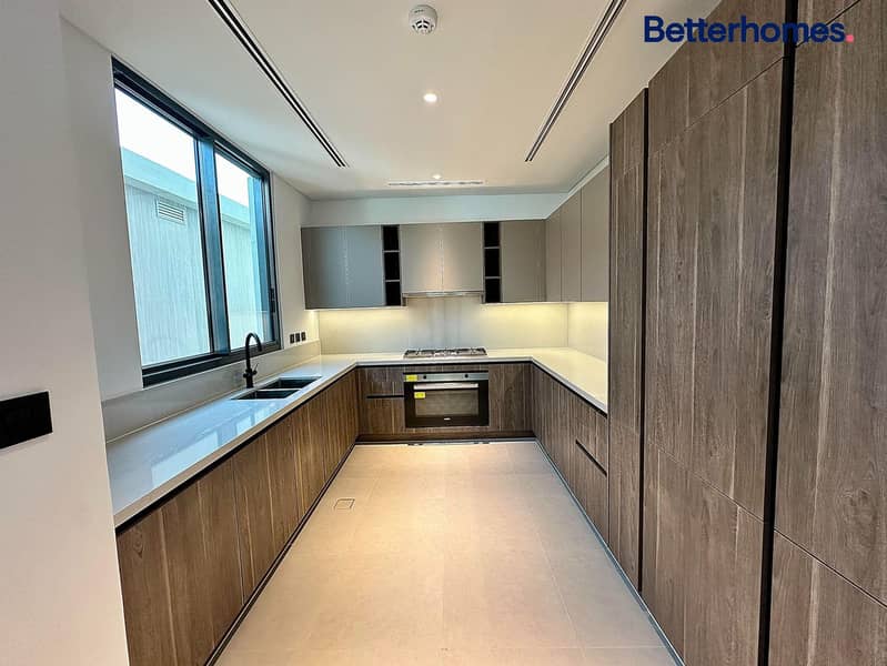 Upgraded | Single Row | Great Amenities | Modern - Image 23