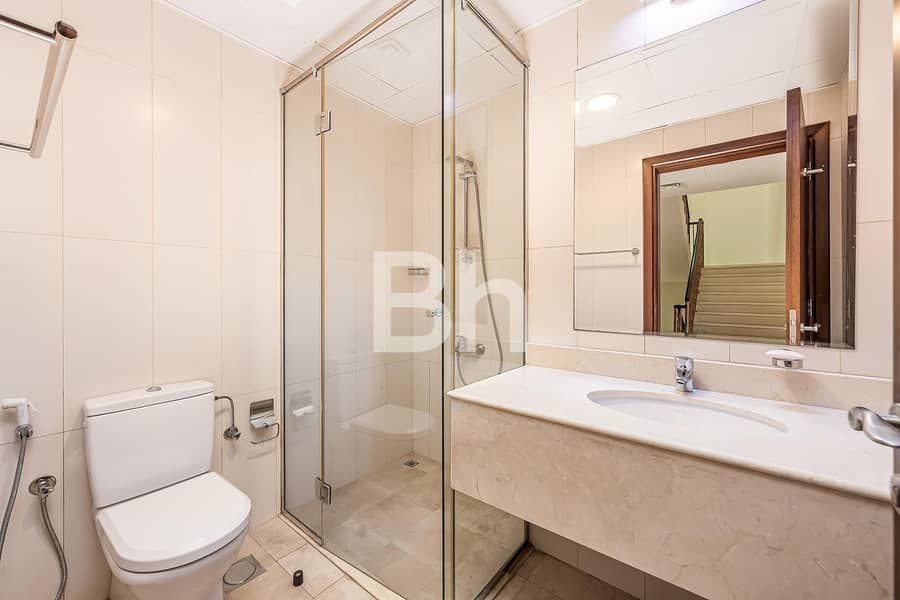 Spacious | 4 Bed Townhouse | Prime Location