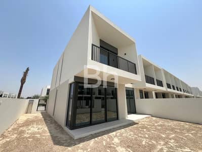 تاون هاوس 4 غرف نوم للايجار في تاون سكوير، دبي - تاون هاوس في مها تاون هاوسز،تاون سكوير 4 غرف 220000 درهم - 12505740