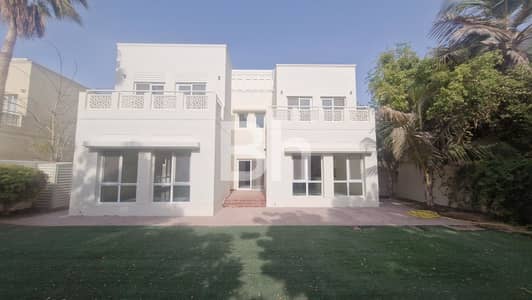 5 Bedroom Villa for Rent in The Meadows, Dubai - Direct Lake View | Spacious 4BR And Maid | Meadow