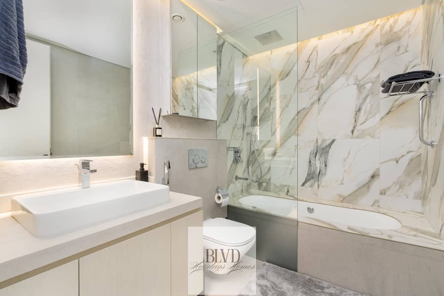 BLVD | Iconic Marina Views w/ Rooftop Pool & Sauna - Image 17