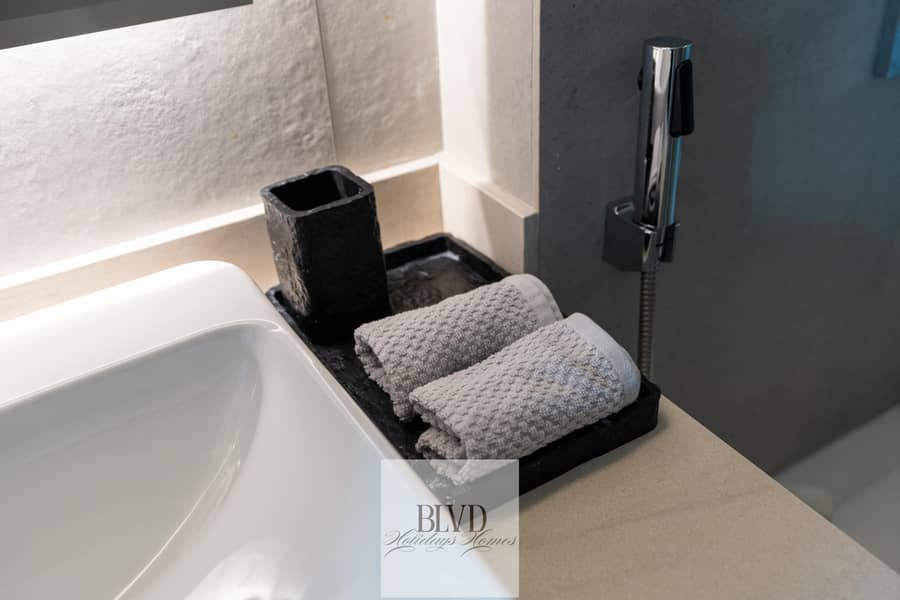 BLVD | Iconic Marina Views w/ Rooftop Pool & Sauna - Image 22