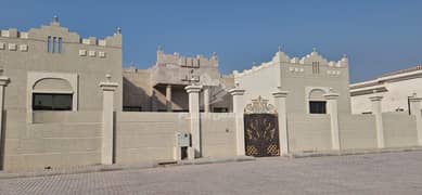 Spacious 7 BR Villa/ Great Location/Good Condition
