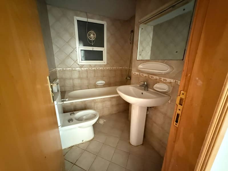 10 e316029e-1de5-449c-92d6-92b8c91eb55f. jpg
