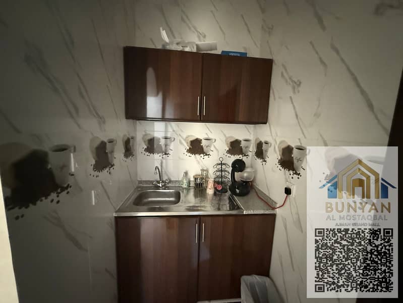 12 35d8f247-d6eb-4bec-96a7-e5d3cadde0c0. jpeg