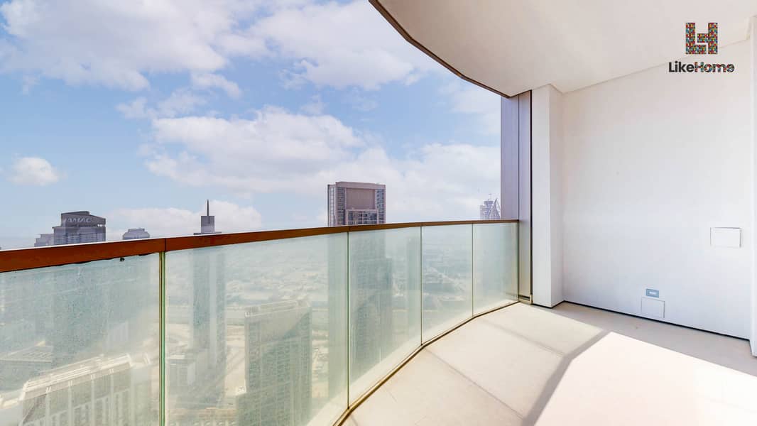 16 16-Downtown-Grande-Signature-6610-Living-Room (13). jpg