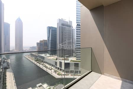 Studio for Rent in Business Bay, Dubai - Middle Floor | Fully Furnished | Canal View