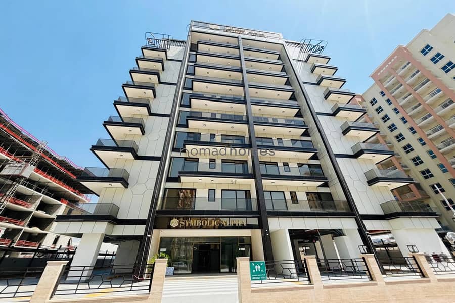 FULLY FURNISHED | BRAND NEW | DEAL | VACANT