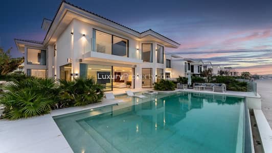 5 Bedroom Villa for Sale in Palm Jumeirah, Dubai - Upgraded | Extended | BestView