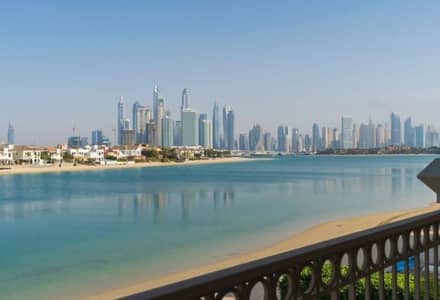 5 Bedroom Villa for Sale in Palm Jumeirah, Dubai - Fully Renovated I Furnished I Marina Skyline View