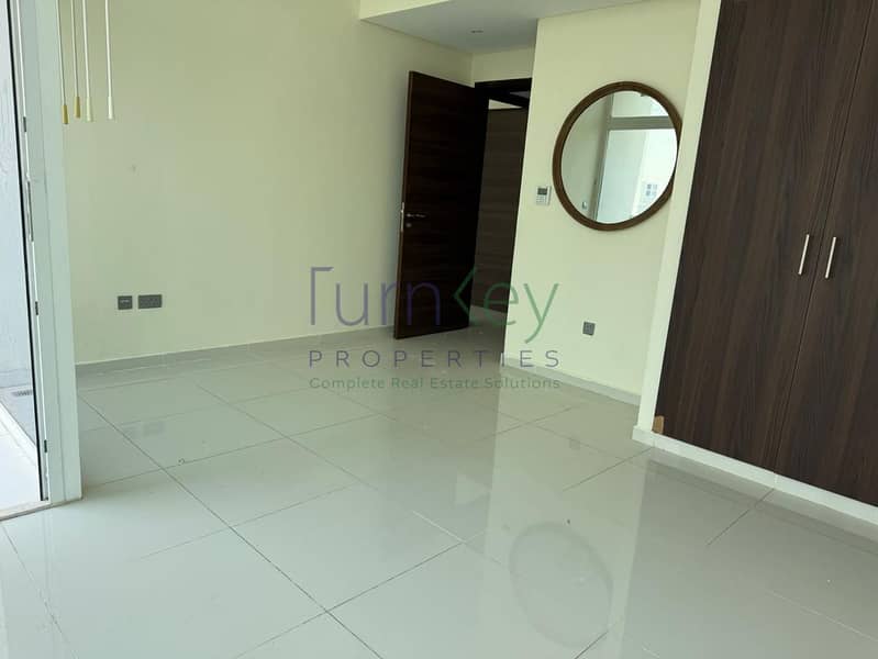 7 9d65f471-ccce-4218-aaf7-730a26bd5285. jpg