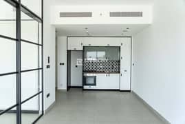 BRIGHT | MODERN| OPEN VIEW | CHILLER FREE | VACANT